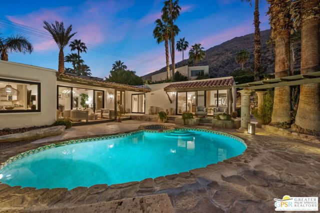 370 W Crestview Drive, Palm Springs, CA 92264