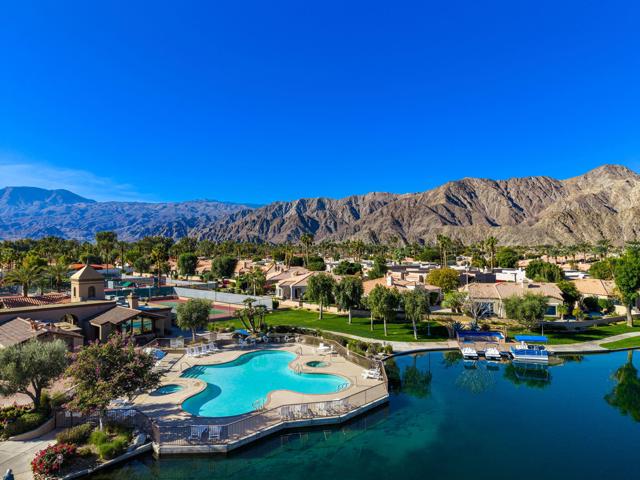 48211 Vista De Nopal, La Quinta CA: https://media.crmls.org/mediaz/15d77805-06a5-4c7b-8755-0b3080ed1955.jpg