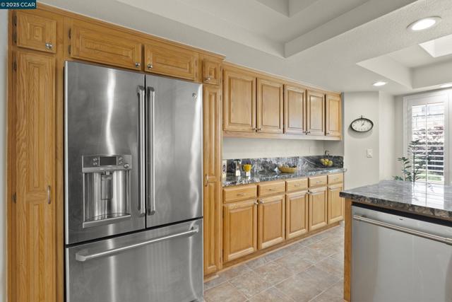 43 Patrick Way, Half Moon Bay CA: https://media.crmls.org/mediaz/15d7bff8-132e-47f8-8d38-f55eb734de86.jpg