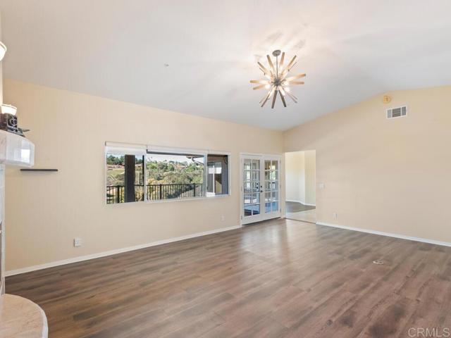 Detail Gallery Image 9 of 75 For 2230 Calle Dos Lomas, Fallbrook,  CA 92028 - 5 Beds | 3/2 Baths