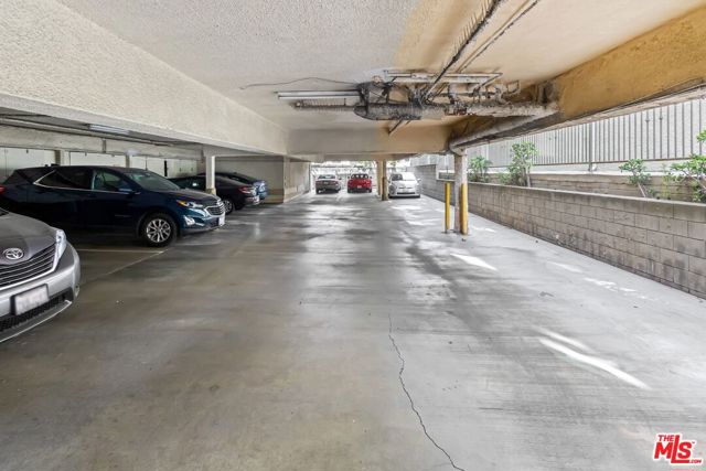 3329 Keystone Avenue, Los Angeles CA: https://media.crmls.org/mediaz/15d7f6a1-48e8-47f1-8bd3-c2fc0948df5d.jpg