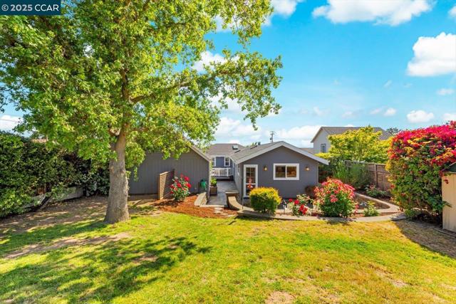 708 Pomona Ave, El Cerrito CA: https://media.crmls.org/mediaz/15d84fd3-6fe6-4bb6-bc80-b8baa227fd89.jpg