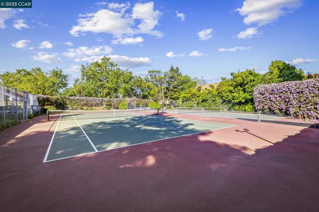 1117 Indian Summer Ct, San Jose CA: https://media.crmls.org/mediaz/15d9432b-811f-4405-9ec4-32178aeafbe7.jpg
