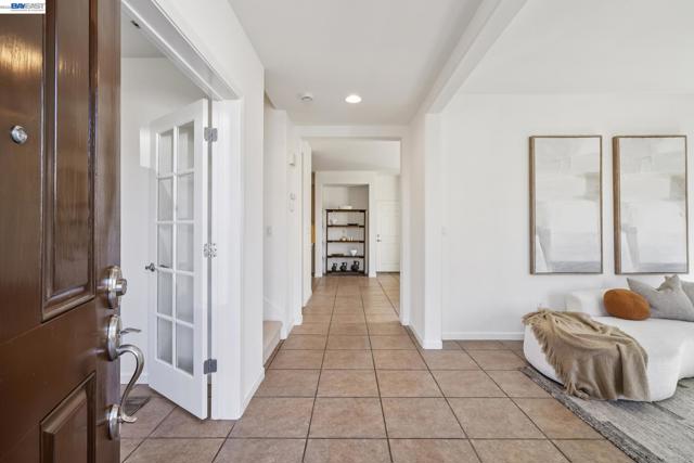 220 Hollister Avenue, Alameda CA: https://media.crmls.org/mediaz/15d9a898-ca2b-45e1-9eeb-fc9d4a81c058.jpg