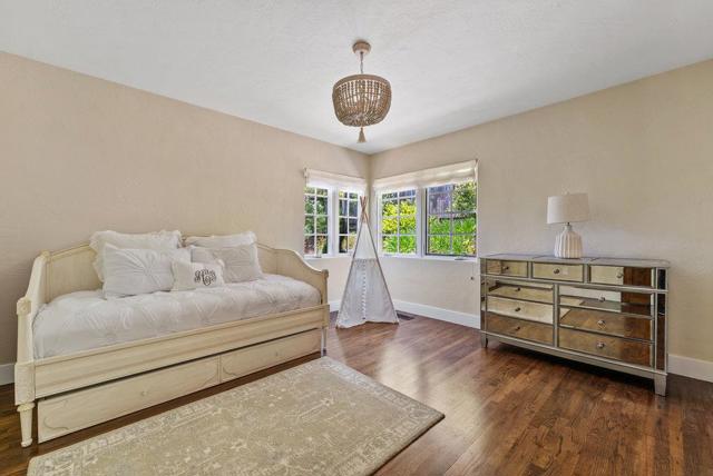 547 Monterey, Aptos CA: https://media.crmls.org/mediaz/15d9b480-ff1c-4f91-9078-3897eef8e0fd.jpg