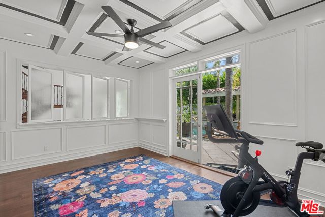 638 Oak Tree Court, Simi Valley CA: https://media.crmls.org/mediaz/15da5ab9-d512-45a0-bf2e-98bc41ae54ff.jpg