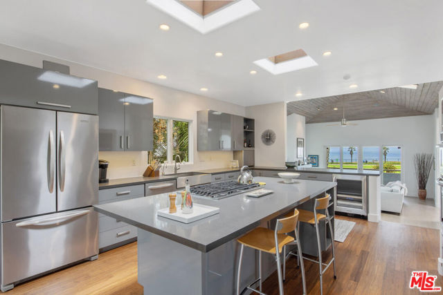 1312 Shoreline Drive, Santa Barbara CA: https://media.crmls.org/mediaz/15da702e-d766-43de-bab1-8e2912aa44b3.jpg