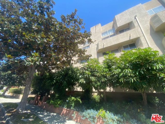 1164 Wellesley Ave #205, Los Angeles, CA 90049