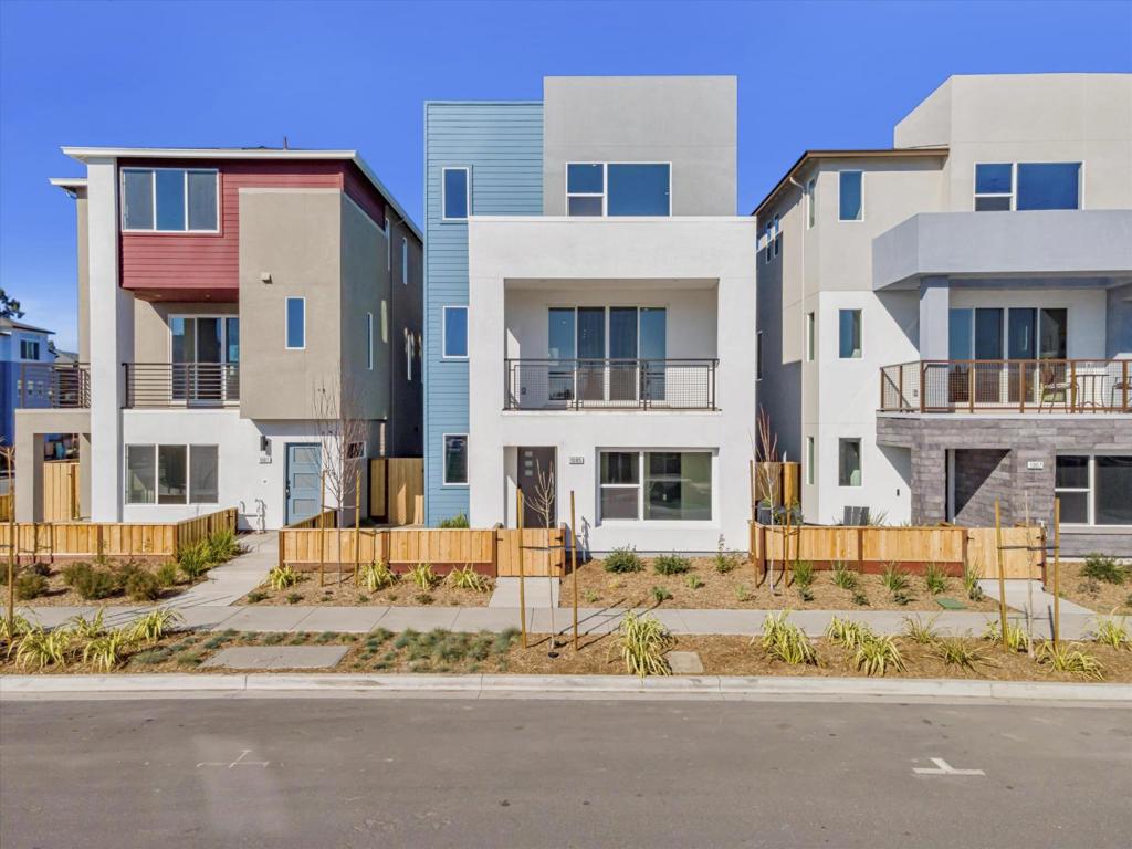 1015 Sinopia Terrace