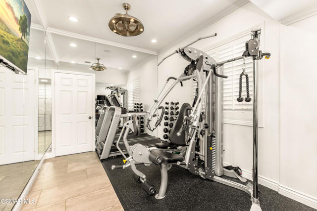 6072 Mandeville Place, Oak Park CA: https://media.crmls.org/mediaz/15dc9153-1565-432c-900c-43ce9621e441.jpg