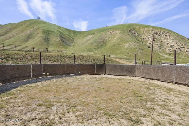 2837 Clear Canyon Road, Lebec CA: https://media.crmls.org/mediaz/15dc9a2b-6a5e-4e22-8b0a-1240652de782.jpg