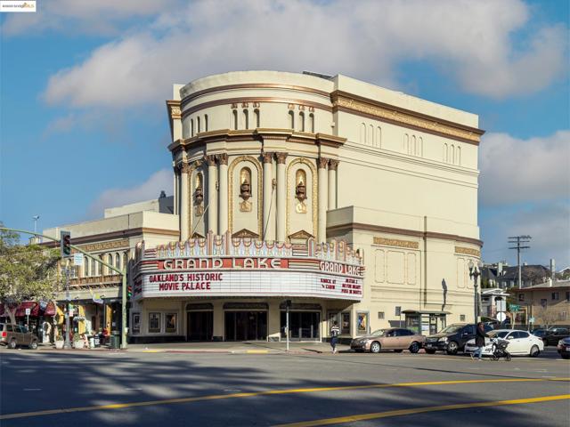 429 Euclid Ave, Oakland CA: https://media.crmls.org/mediaz/15dd95bd-da8c-4fd1-a18b-c2d0e9444a0a.jpg