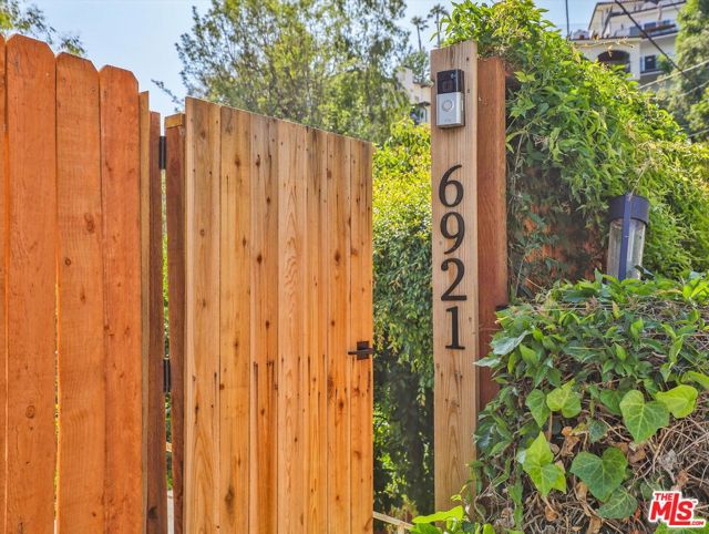 6921 Paseo Del Serra Drive, Los Angeles CA: https://media.crmls.org/mediaz/15ddad80-0ddb-467d-98eb-6ece16ddba72.jpg