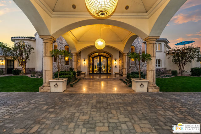1 Saint Petersburg Court, Rancho Mirage CA: https://media.crmls.org/mediaz/15de069c-71b6-4d8e-b55e-908833f956ae.jpg