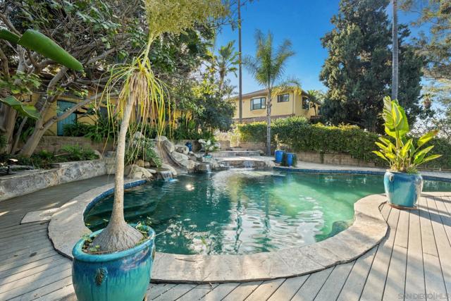 1115 S Mollison Ave, El Cajon CA: https://media.crmls.org/mediaz/15de8db6-612f-4186-87f4-8887f0c56578.jpg