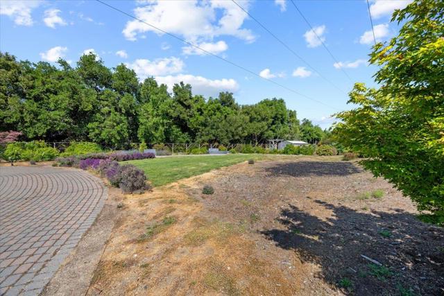20811 Norada Court, Saratoga CA: https://media.crmls.org/mediaz/15dee067-3cee-4f4f-8ee3-eac1063e1060.jpg