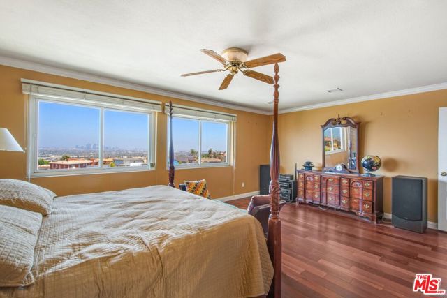 4272 Don Carlos Drive, Los Angeles CA: https://media.crmls.org/mediaz/15df270d-d185-4633-9a34-ff61f874a4e6.jpg