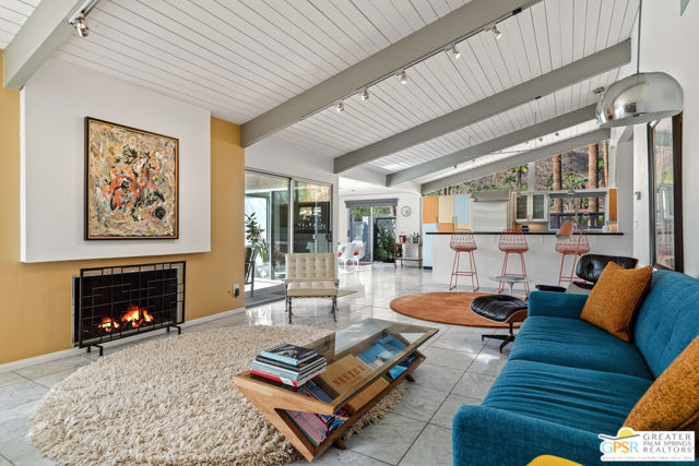844 N Topaz Circle, Palm Springs, CA 92262