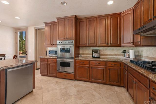 Image 30 of 53 For 18545 Aliso Canyon Road
