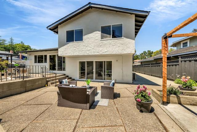 6 Whitecliff Court, San Mateo CA: https://media.crmls.org/mediaz/15e09afb-d2b6-4969-a931-64f46e9fa9d6.jpg