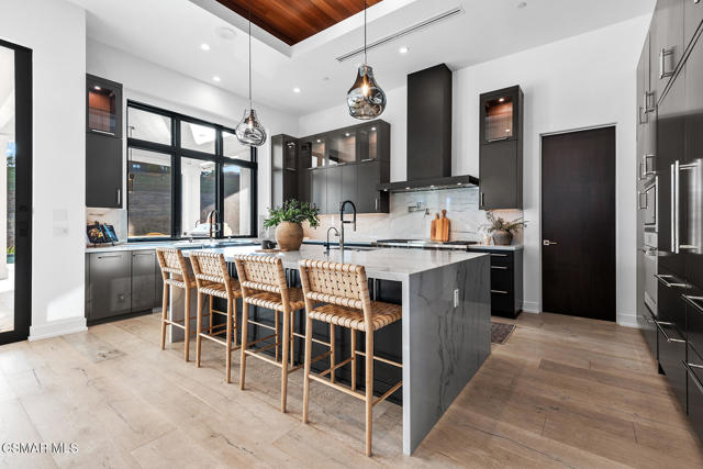 2111 High Knoll Circle, Thousand Oaks CA: https://media.crmls.org/mediaz/15e0f02f-63b3-4e36-99d9-cd3b1fe5942a.jpg