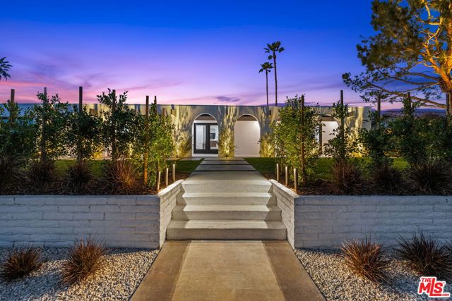 80100 Vista Grande, La Quinta CA: https://media.crmls.org/mediaz/15e1aa4c-0b15-42ff-9554-e86af468b797.jpg