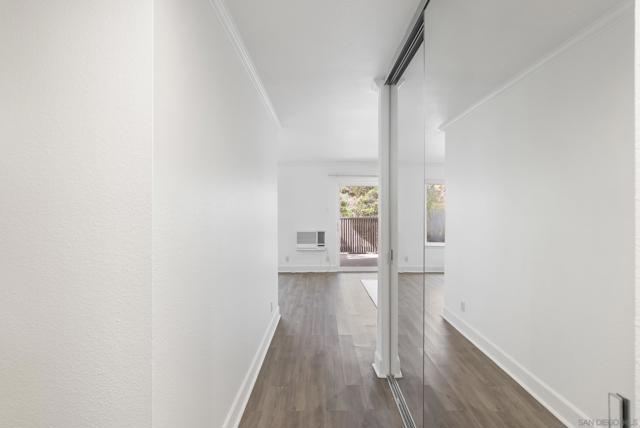 Image 13 of 40 For 8503 Villa La Jolla Dr E