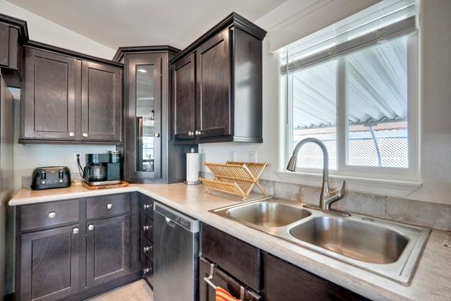 2280 E Valley Parkway, Escondido CA: https://media.crmls.org/mediaz/15e3aaf1-5f61-44be-ab9f-7528c3a1c296.jpg