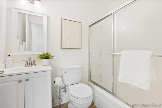 4469 Albatross Way, Oceanside CA: https://media.crmls.org/mediaz/15e3c5a1-ae9c-4003-af5e-b04b5fc45e26.jpg