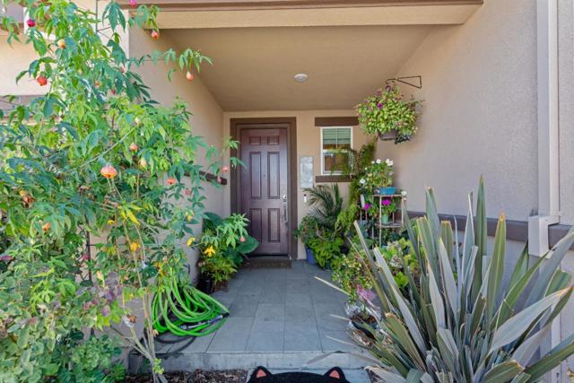 2141 Wildflower Drive, Hollister CA: https://media.crmls.org/mediaz/15e3d997-b75e-4bf6-91fe-6f0565b37eb9.jpg