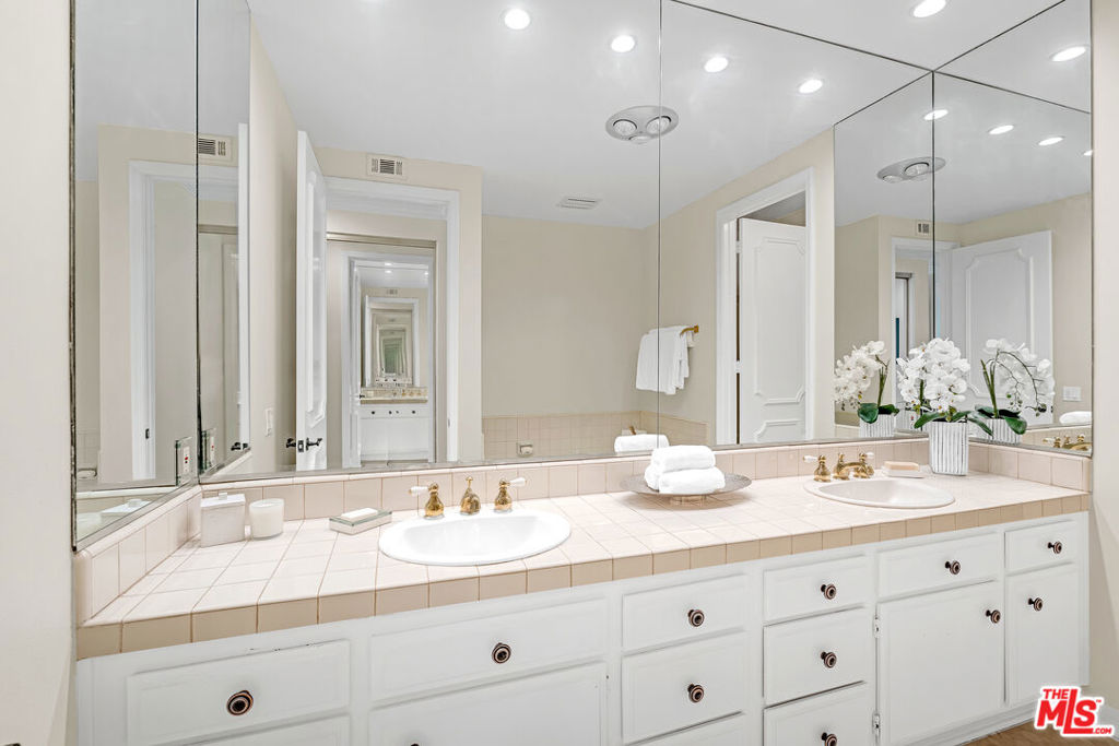 MLS #25546957 img 16