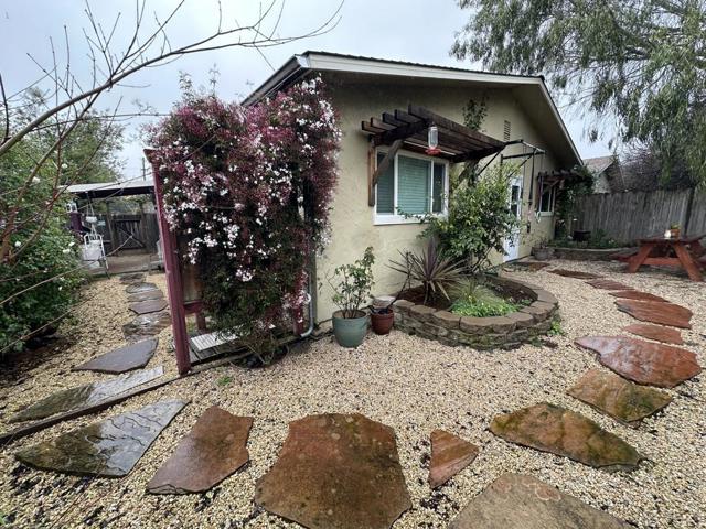 Image 4 of 76 For 32303240 Mission Drive
