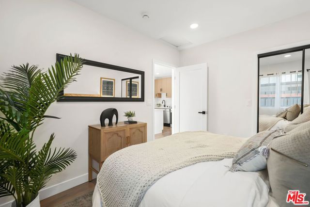 6520 Debs Avenue, West Hills CA: https://media.crmls.org/mediaz/15e43c32-5421-4c1b-8de4-9dc63c33dec7.jpg