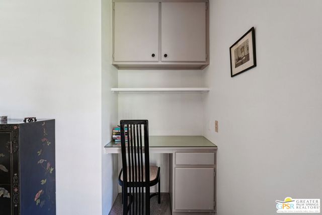 1445 Via Isla, Palm Springs CA: https://media.crmls.org/mediaz/15e4813c-b05c-4b8e-bdfd-132a966be790.jpg