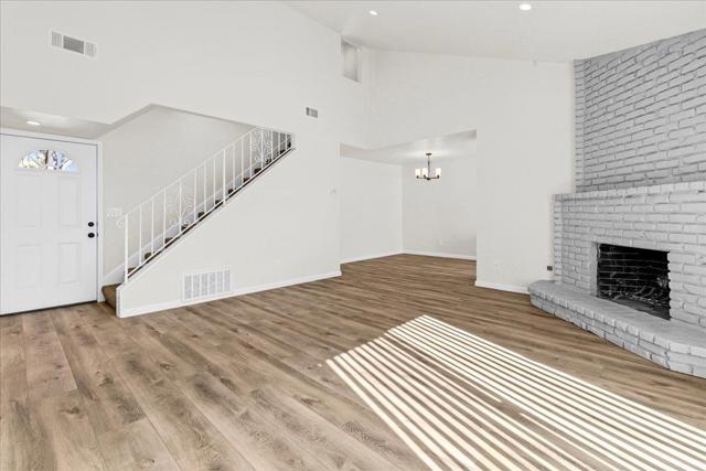 1521 Ebro Circle, Salinas CA: https://media.crmls.org/mediaz/15e49a7d-b6d3-43ba-bb68-d92fa2fe0ef6.jpg