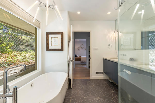 3608 Hampstead Road, La Canada Flintridge CA: https://media.crmls.org/mediaz/15e49ccc-0bec-4305-92d6-e54e71ff37f6.jpg