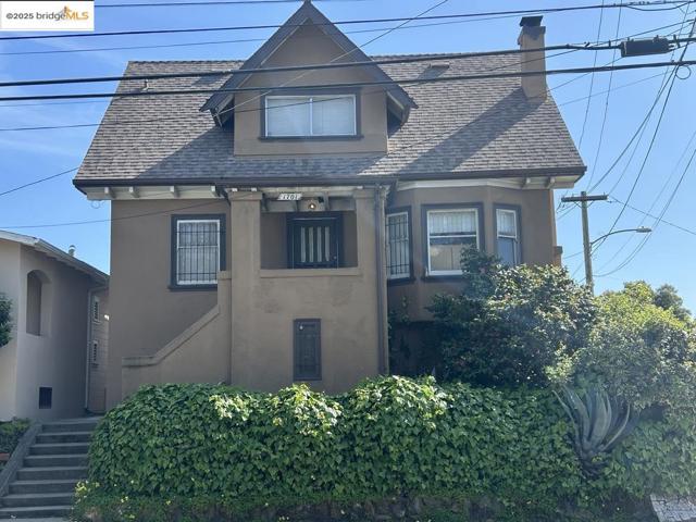 1701 MacArthur Blvd, Oakland CA: https://media.crmls.org/mediaz/15e5697d-8a5f-4a87-9afc-c2fafb559b09.jpg
