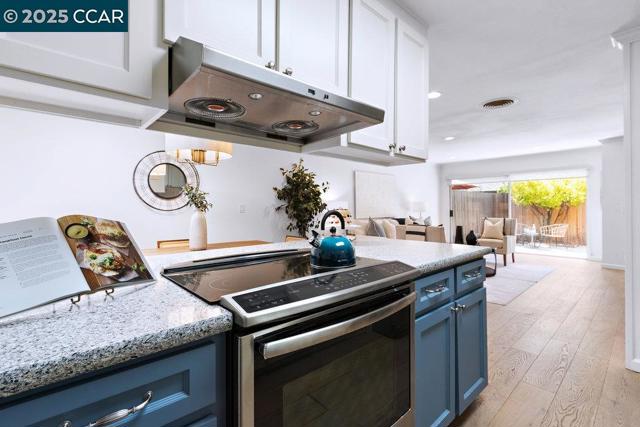 1932 Ptarmigan Dr, Walnut Creek CA: https://media.crmls.org/mediaz/15e57217-97fc-4b30-a5e4-298c516cf3b2.jpg