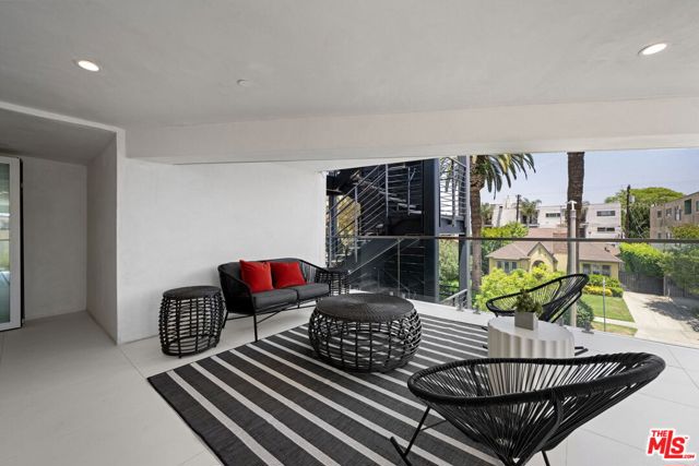 621 N Kings Road, West Hollywood CA: https://media.crmls.org/mediaz/15e5c174-ecf7-47fe-a3ee-0517640277f4.jpg