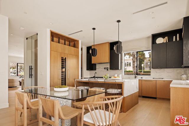 7543 Denrock Avenue, Los Angeles CA: https://media.crmls.org/mediaz/15e61771-2a1b-474a-b1b6-f087a30de47b.jpg