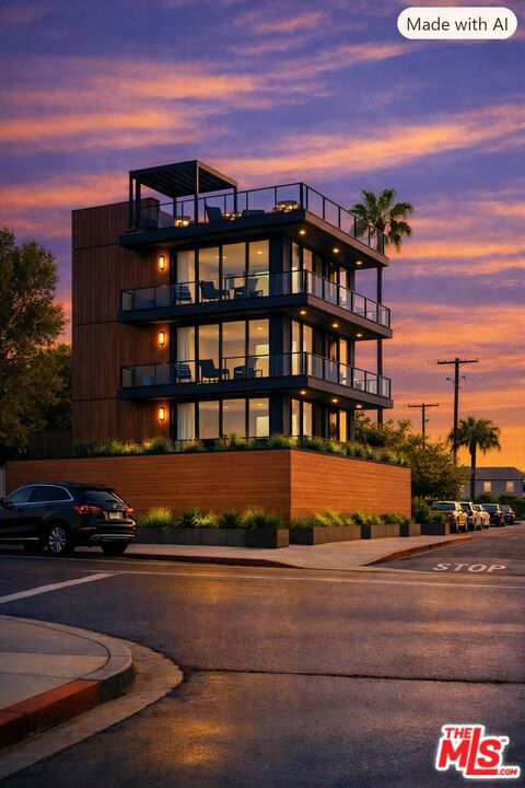 Multifamily at 404 Venice Way