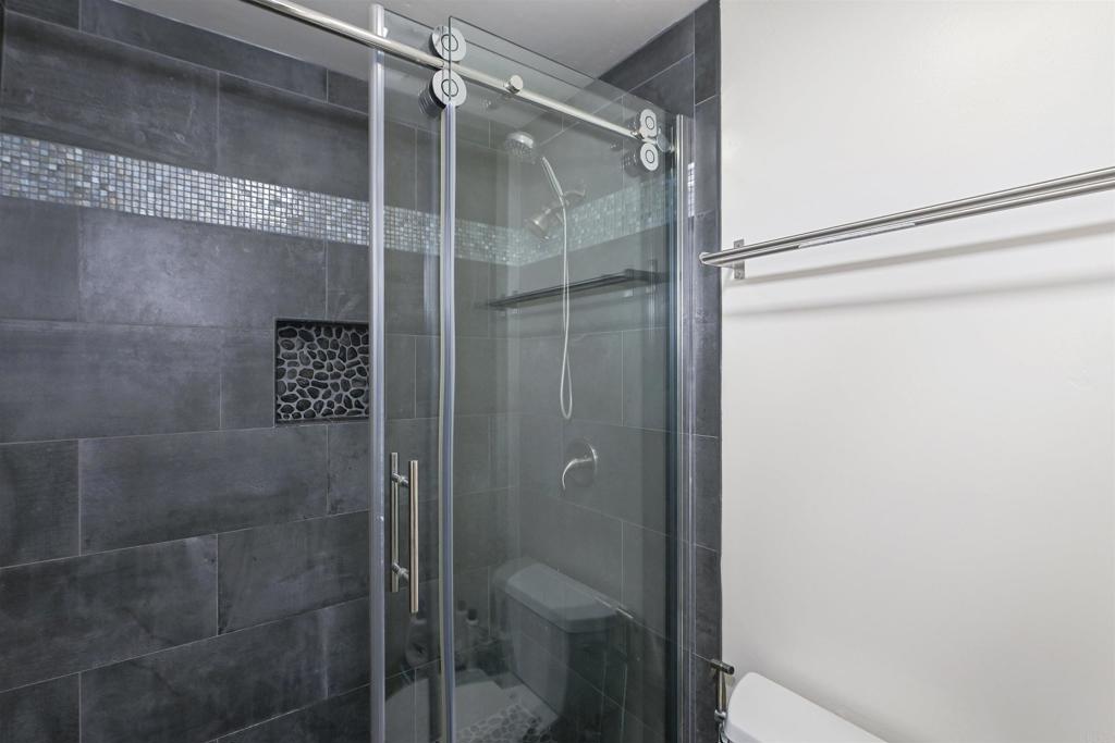 725 Redondo Court - photo 15