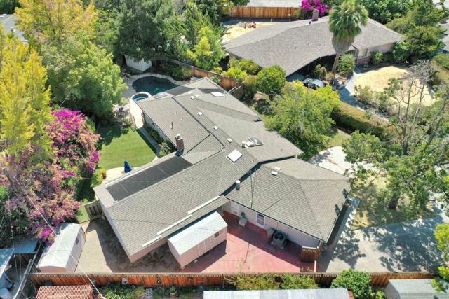 1249 Marilyn Court, Mountain View CA: https://media.crmls.org/mediaz/15e70c23-116c-42a3-a876-95e7720a6028.jpg