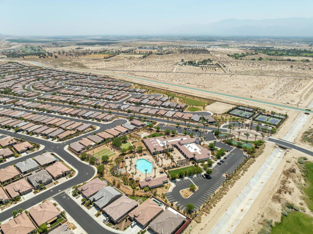 Image 75 of 86 For 43595 Vacanza Court