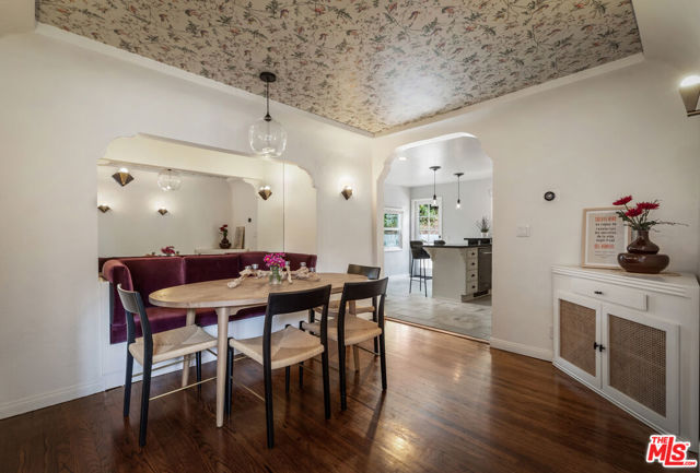 13324 Valley Vista Boulevard, Sherman Oaks CA: https://media.crmls.org/mediaz/15e7da8e-5ee8-4893-9828-1c11838c5540.jpg