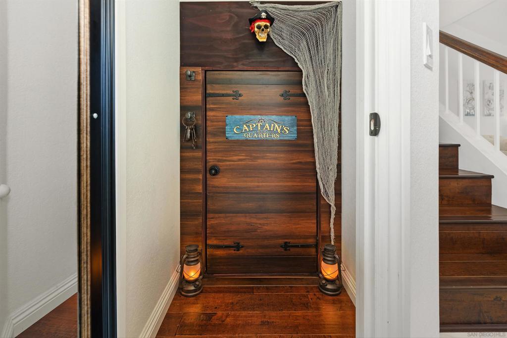 https://media.crmls.org/mediaz/15e80233-323d-4327-ac52-ce570d2d7565.jpg?preset=X-Large