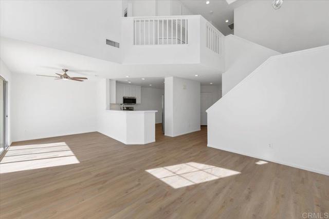 Detail Gallery Image 2 of 44 For 1275 Natoma Way #B,  Oceanside,  CA 92057 - 3 Beds | 2/1 Baths