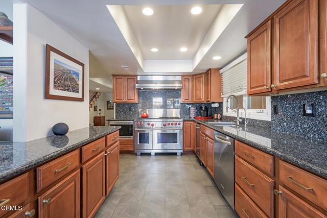 Detail Gallery Image 10 of 38 For 2666 Bayshore Ave, Ventura,  CA 93001 - 5 Beds | 3 Baths