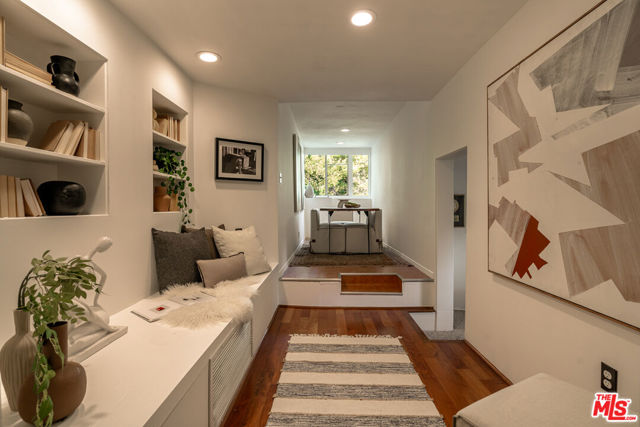 3105 Ledgewood Drive, Los Angeles CA: https://media.crmls.org/mediaz/15e9536e-0303-4eff-b717-a3606b6db7b2.jpg