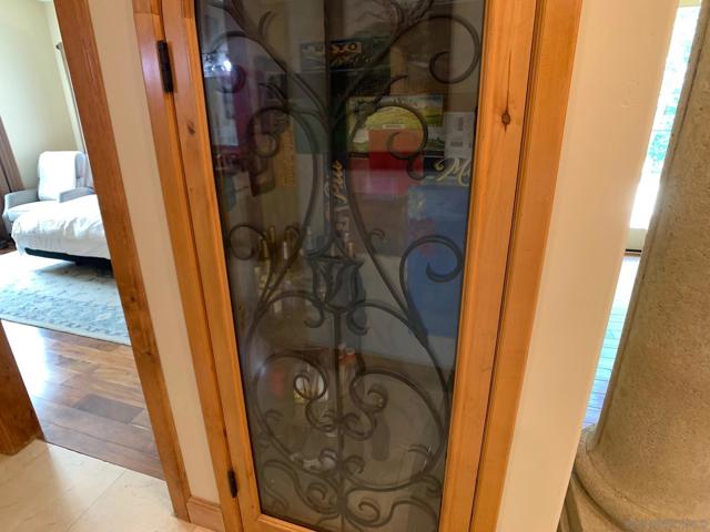 1445 Terracita Ln, Alpine CA: https://media.crmls.org/mediaz/15e99c58-cef3-4e05-99dc-f9a5ce113f08.jpg